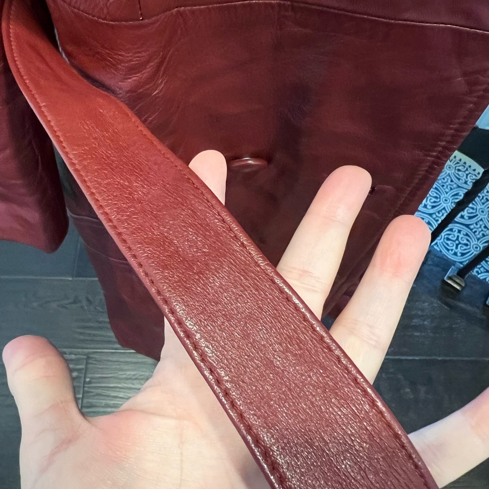 Vintage Golét 1970’s Red leather coat trimmed with a silver fox collar 8/10 Med - Picture 8 of 16